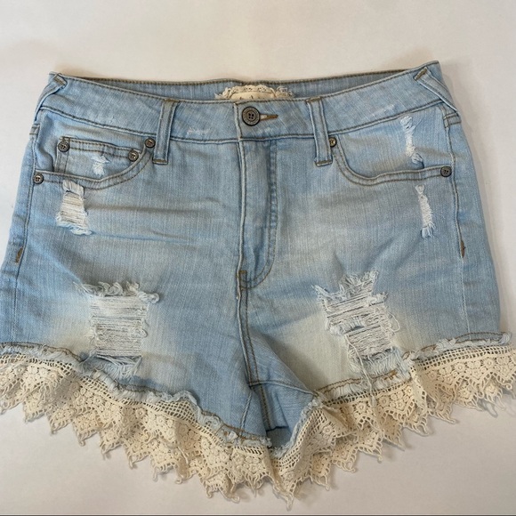 Altar'd State Pants - Ladies Altard State denim jean shorts light wash‎ size 27